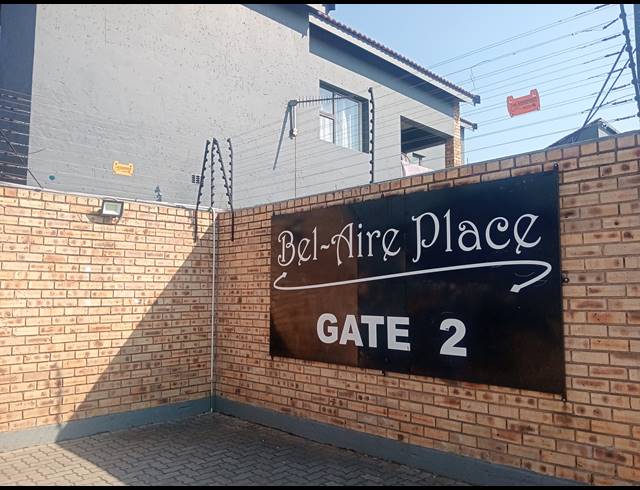 2 BEDROOM APARTMENT FOR SALE IN POMONA